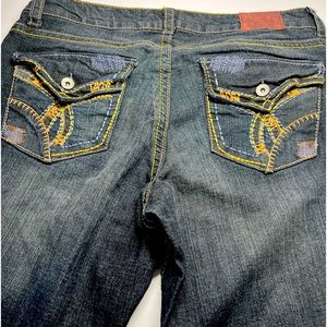 Paris Blues Embroidered Flap Pockets Sz 17 30” inseam Flare Mid Rise